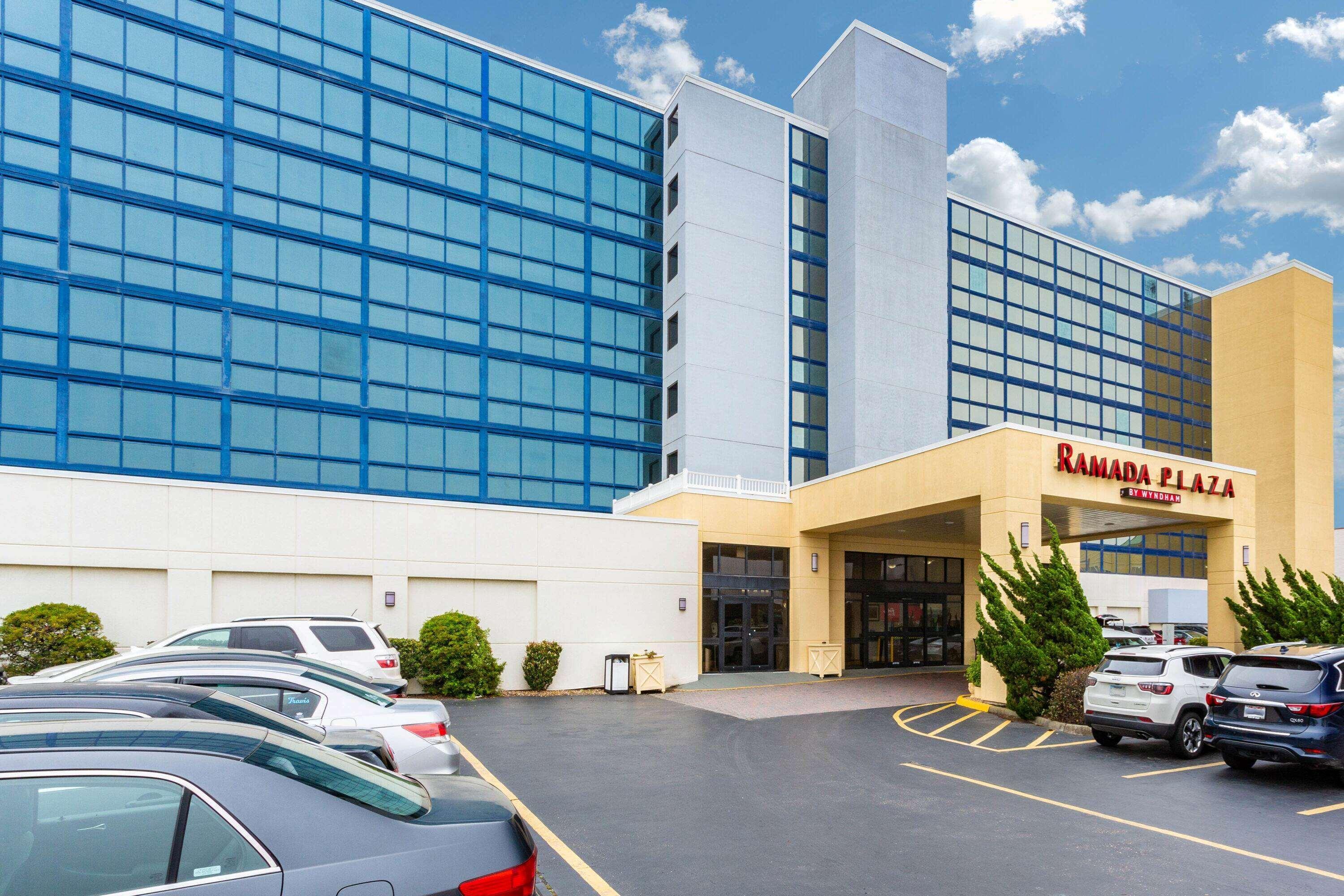 Ramada Plaza By Wyndham Virginia Beach Oceanfront Hotel Exterior photo