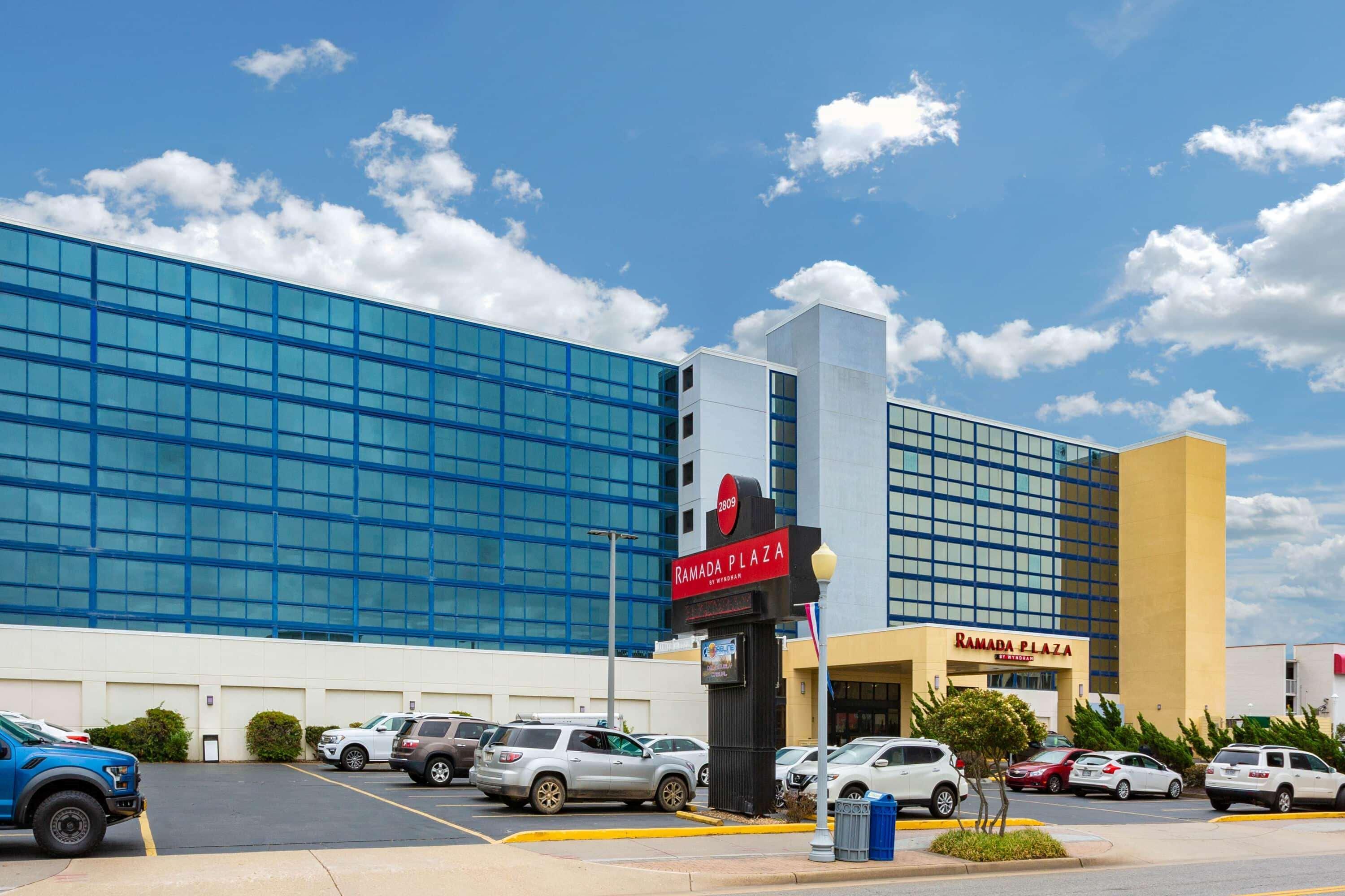 Ramada Plaza By Wyndham Virginia Beach Oceanfront Hotel Exterior photo