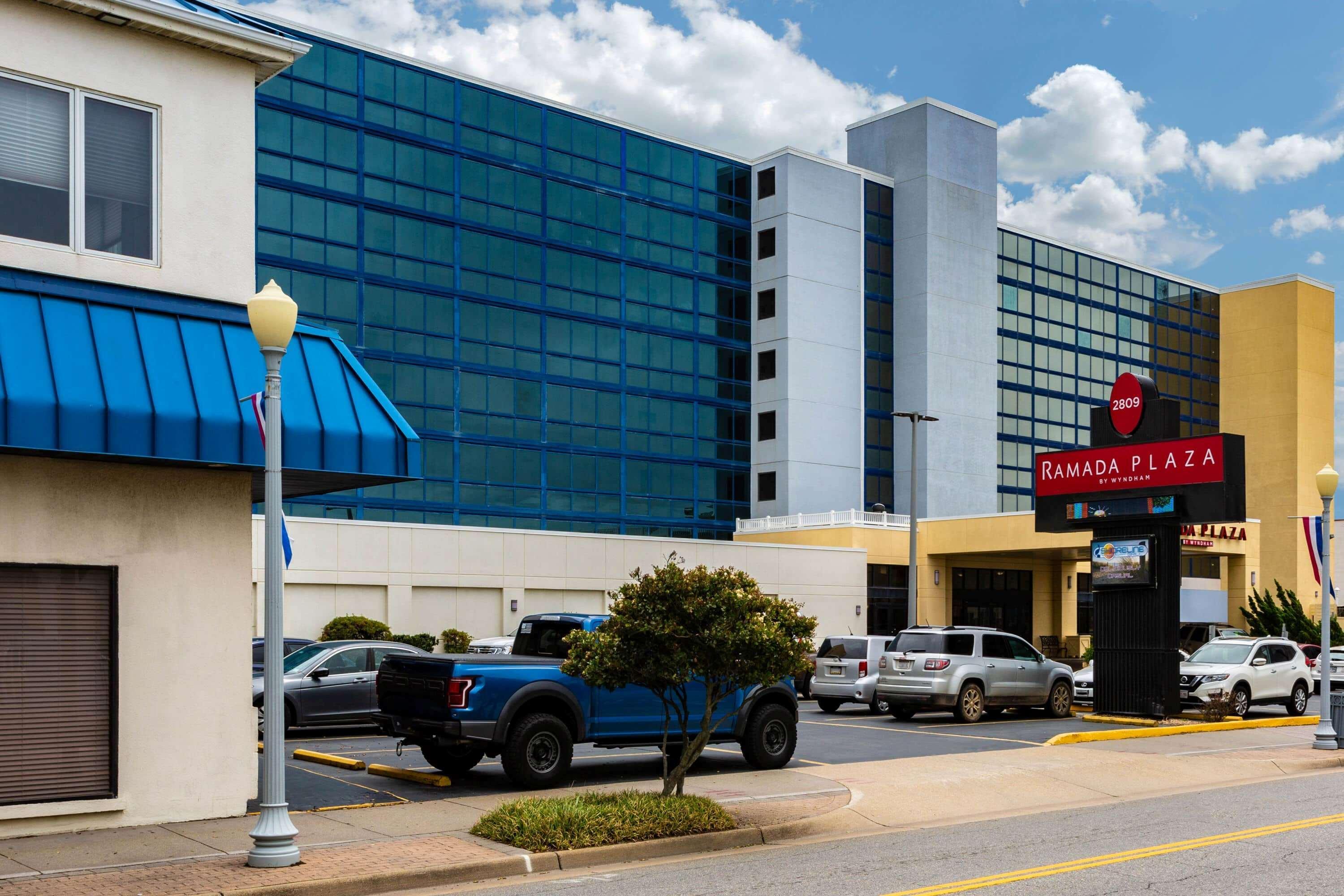 Ramada Plaza By Wyndham Virginia Beach Oceanfront Hotel Exterior photo